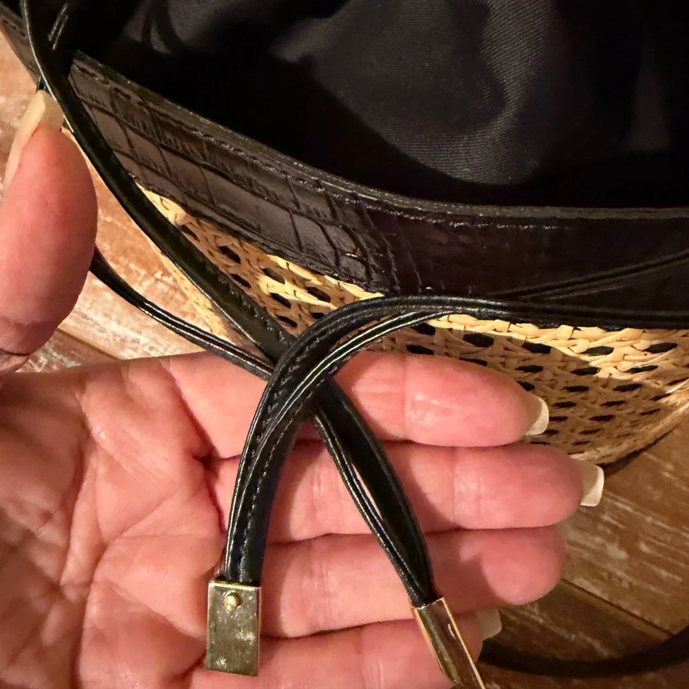 Maria Antoinetta Ratan Croc Embossed Bucket bag - Picture 3 of 8